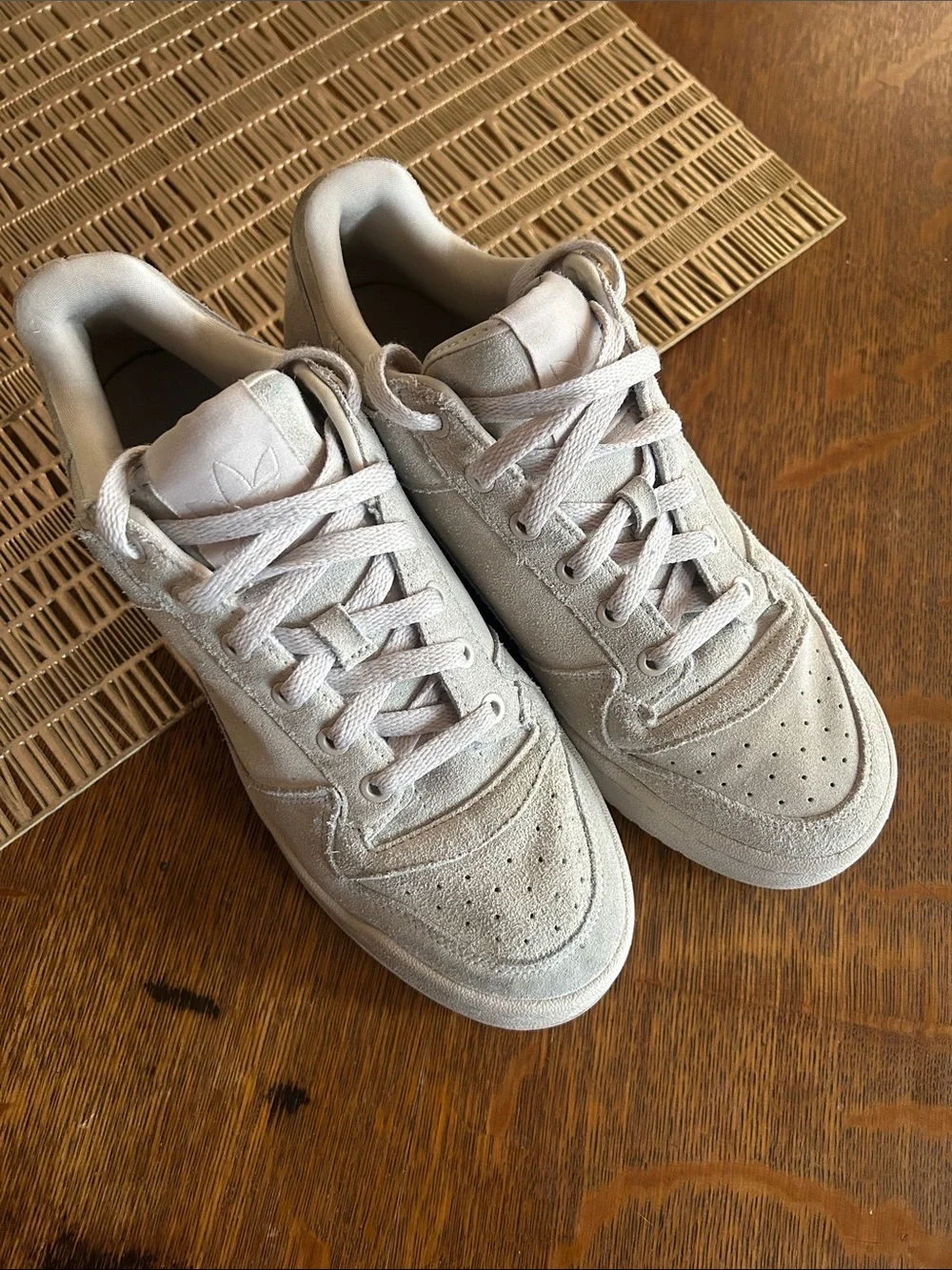 adidas Light Beige Green Low-Top Thick Sole Sneakers Women’s 9.5